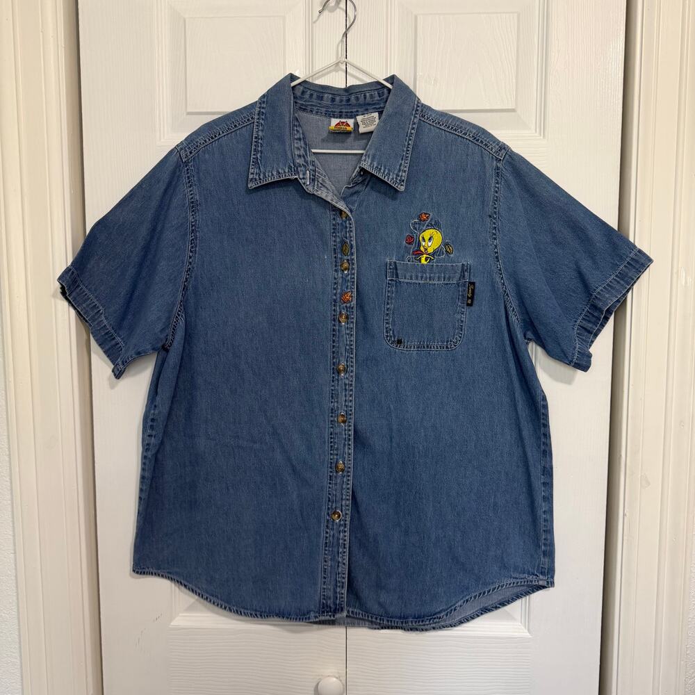 Vintage 2000 Warner Bros Tweety Bird Fall Button Down Denim Shirt